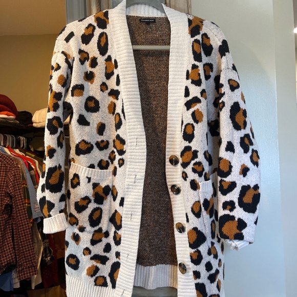 Cheetah Printed Cardigan - Picture 1 of 6